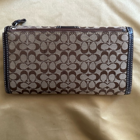 COACH Signature Slim Wallet - Picture 2 of 4